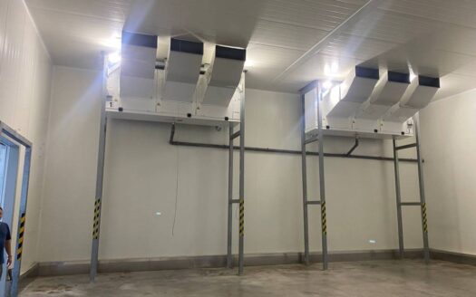CAPANNONE DA 105O MQ CON 3000 MQ DI AREA ESTERNA