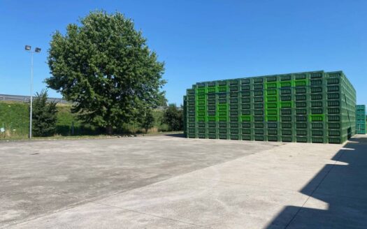 CAPANNONE DA 105O MQ CON 3000 MQ DI AREA ESTERNA