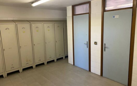 CAPANNONE DA 105O MQ CON 3000 MQ DI AREA ESTERNA